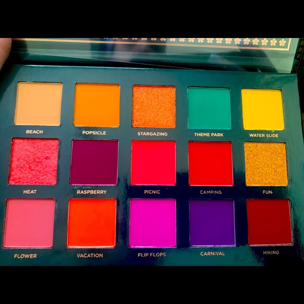 Ace Beaute Nostalgia palette